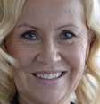 Cantora do abba vira renomada juiza em em fake new bolsonaristas  Foto: Famosos e Celebridades