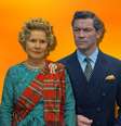 A rainha abalada (Imelda Staunton) e o príncipe ardiloso (Dominic West): competição silenciosa em família  Foto: Reproduções