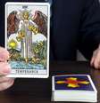 Mensagem do tarot para quem está buscando transformação –  Foto: Shutterstock / João Bidu