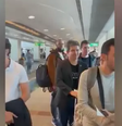 Hostilizado por bolsonarista, senador Randolfe repete 'perdeu, mané' de Barroso; vídeo  Foto: Reprodução/Twitter