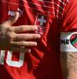 Granit Xhaka, capitão da Suíça, com a braçadeira 'One Love' em amistoso contra Gana  Foto: EPA / Ansa - Brasil