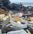 "O plástico é um material ótimo, mas ele nunca vai embora", diz Fiona Llewellyn  Foto: ZSL, Alice Chamberlain / BBC News Brasil