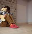 Grande parte dos casos de violência sexual contra crianças e adolescentes ocorre dentro de casa  Foto: Istock