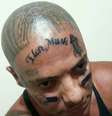 Américo mostrou a tatuagem que fez em um vídeo compartilhado no Instagram  Foto: Instagram