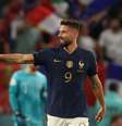 Olivier Giroud comemora segundo gol marcado em partida contra a Austália  Foto: Matthew Childs/Reuters