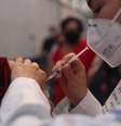Mesmo vacinados, idosos e imunossuprimidos muitas vezes não conseguem produzir uma resposta imune satisfatória a infecções  Foto: Werther Santana/Estadão / Estadão