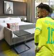 Neymar e demais jogadores usufruem de uma suíte confortável e várias atividades para relaxar  Foto: Fotomontagem: Blog Sala de TV
