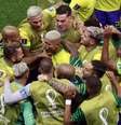 Jogadores da Seleção vão jantar com familiares após vitória na estreia da Copa  Foto: REUTERS/Peter Cziborra