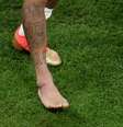 Neymar lesionou o tornozelo durante parida de estreia do Brasil na Copa do Mundo   Foto: Molly Darlington/Reuters