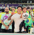 Cano faz o 'L' em torcida pelo Brasil no Catar  Foto: Reprodução/Twitter