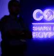 As demandas de grupos ambientalistas e cientistas de que governos e empresas deixem o petróleo e o gás no subsolo tiveram menos força este ano  Foto: Reuters/Mohamed Abd El Ghany