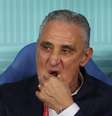Seleção brasileira pedirá providências à Fifa sobre o gramado do Estádio 974  Foto: REUTERS/Carl Recine