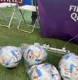 Bolas da Copa do Mundo precisam ser carregadas para ativar sensor  Foto: Reprodução / Twitter