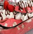 Guia da Cozinha - Mousse de morango com suspiro: sobremesa linda, rápida e que rende  Foto: Guia da Cozinha