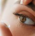 Lentes de contato uso  Foto: Shutterstock / Alto Astral