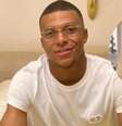 Mbappé vive em cobertura milionária em Paris.  Foto: Reprodução, Instagram/ Divulgação / Purepeople