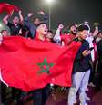Torcedores em Trípoli, na Líbia, assistem partida entre Marrocos e Portugal pelas quartas de final da Copa do Mundo do Catar   Foto: Hazem Ahmed
