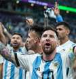 Canção se tornou hino não oficial da Copa do Mundo para Lionel Messi, a seleção argentina e os torcedores  Foto: Getty Images / BBC News Brasil