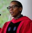 Claudine Gay discursa na Universidade de Harvard  Foto: Reuters