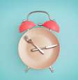 Jejum intermitente favorece o emagrecimento.  Foto: Shutterstock / Portal EdiCase