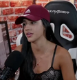 Bia Miranda disse que namoro de Thomaz Costa e Tati Zaqui surgiu de um pedido falso.  Foto: Reprodução, Youtube / Purepeople