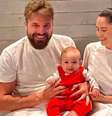 Fernanda Vasconcellos e Cássio Reis celebraram primeiro Natal com filho, Romeo.  Foto: Reprodução, Instagram / Purepeople