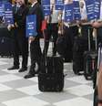 Greve dos comissários e pilotos no aeroporto de Congonhas, em São Paulo  Foto: Renato S. Cerqueira/Futura Press/Estadão / Estadão