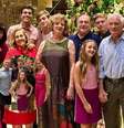 Natal de Luciano Huk e Angélica tem Eva em momento carinhoso com o avô e filhos, Joaquim e Benício, maiores que os pais.  Foto: Instagram, Angélica / Purepeople