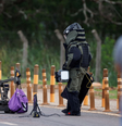 Esquadrão antibomba da polícia foi chamado devido a uma suspeita de artefato explosivo em Brasília  Foto: Reuters / BBC News Brasil