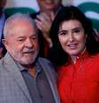 Lula e Simone Tebet durante a nomeação de ministros  Foto: REUTERS/Adriano Machado