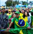 Manifestantes pedem golpe militar em frente ao QG das FFAA em Brasília  Foto: Wallace Martins