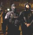 Andrew Tate foi detido com o irmão, Tristan, após ter a casa invadida na capital romena  Foto: Reuters / BBC News Brasil