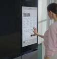 O modelo de frigorífico flex de quatro portas agora está maior, com 34 polegadas, e conta ainda com uma tela touchscreen  Foto: Samsung 