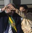 Lula e Janja fazem coração em cerimônia de posse  Foto: EPA / Ansa - Brasil
