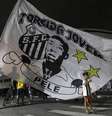Pelé foi homenageado por milhares de pessoas  Foto: EPA / Ansa - Brasil