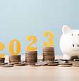 Confira o que fazer para tirar suas metas financeiras do papel -  Foto: Shutterstock / Alto Astral