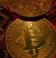 Representação da moeda virtual bitcoin  Foto: Reuters