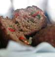 Bolinho de carne do Bar do Luiz Fernandes é sucesso em toda zona norte de São Paulo  Foto: Ivan Dias/Estadão / Estadão