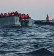 Migrantes à deriva no Mediterrâneo Central, em foto de arquivo  Foto: ANSA / Ansa - Brasil