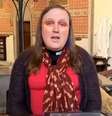 Bingo Allison, da Igreja Anglicana inglesa, se declarou pessoa não binária  Foto: Reprodução/Youtube