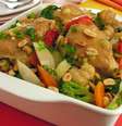 Guia da Cozinha - Prepare frango xadrez de coxa e sobrecoxa para variar a receita chinesa  Foto: Guia da Cozinha