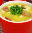 Guia da Cozinha - Caldo verde com mandioquinha é o jantar leve perfeito para o friozinho  Foto: Guia da Cozinha