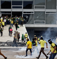 Bolsonaristas invadem Palácio do Planalto  Foto: Reuters / BBC News Brasil