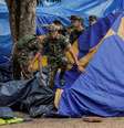Agentes inspecionaram e removeram barracas montadas por golpistas em Brasília  Foto: DW / Deutsche Welle