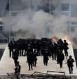 Policias retiram golpistas de prédios do governo   Foto: Ueslei Marcelino / Reuters