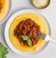 Guia da Cozinha - Polenta com carne moída: receita afetiva para lembrar da comida da vovó  Foto: Guia da Cozinha