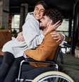 Pessoas com deficiência são pessoas assim como vocês e também gostam de uma pegação e, quem sabe, um romance  Foto: iStock