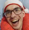 Jefferson está há quatro anos em tratamento com fisioterapeuta e fonoaudióloga  Foto: Reprodução: Redes Sociais 