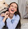 Descubra o que há por trás da mania dos cachorros de lamber os donos  Foto: Shutterstock / Alto Astral