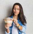 "Ser rico" pode ter várias definições, mas vamos tratar aqui como alguém que não tem problemas com a falta de dinheiro  Foto: iStock